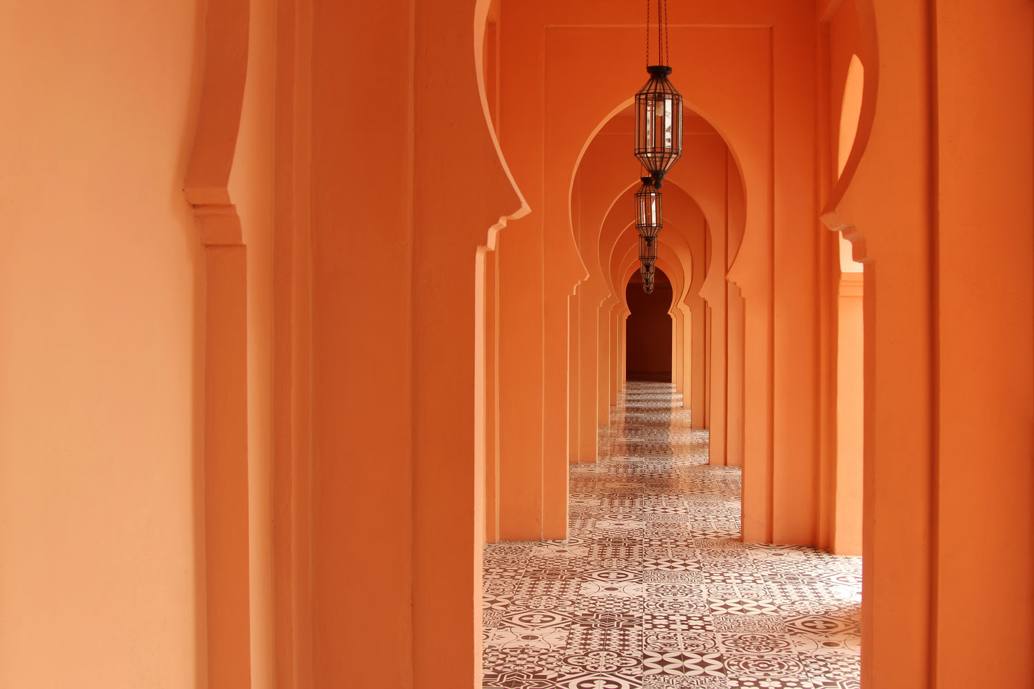 Minimalistic passageway