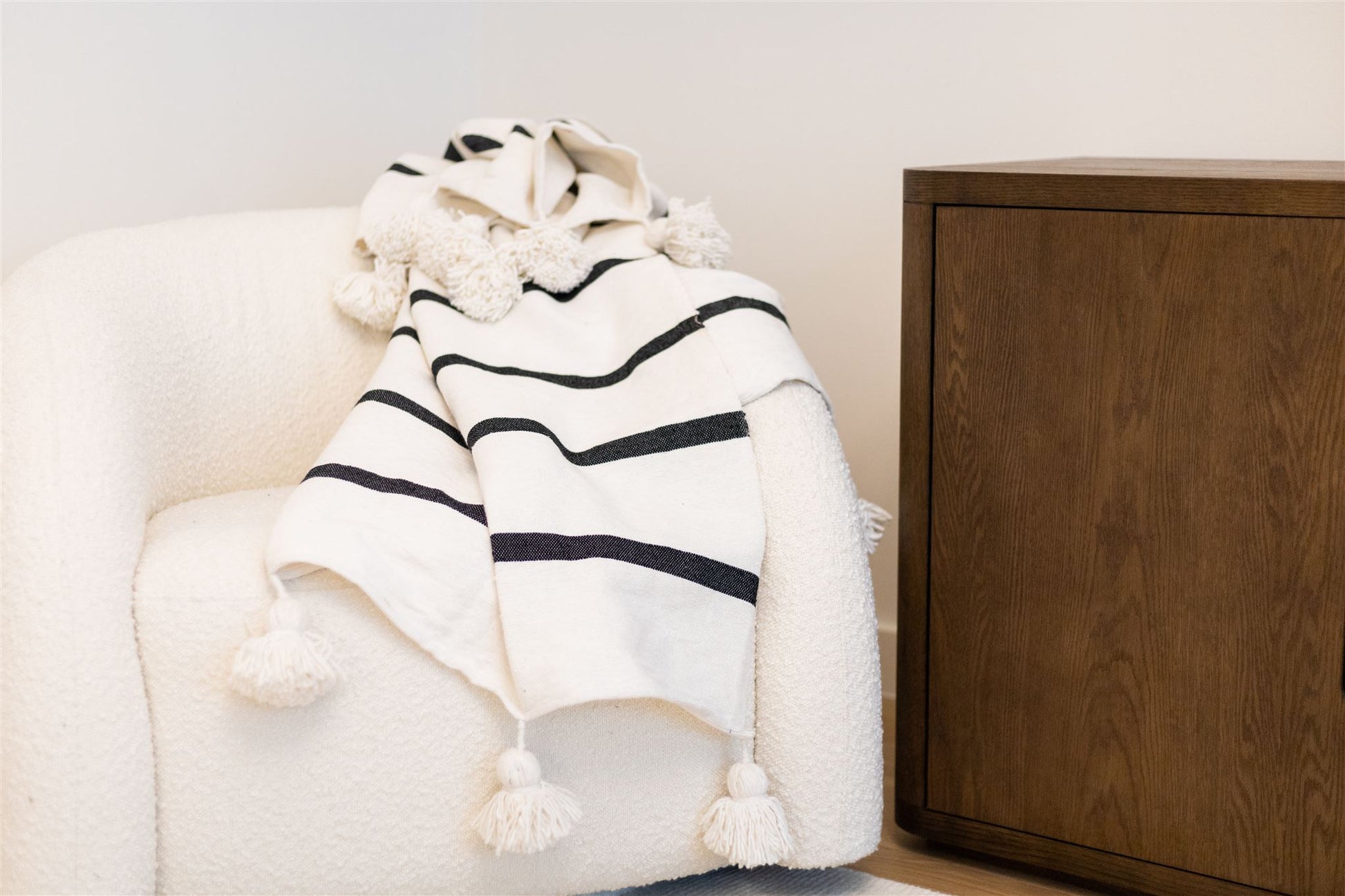 Black & White Throw (With White Tassels) - Organic, Handwoven, 100% Wool.